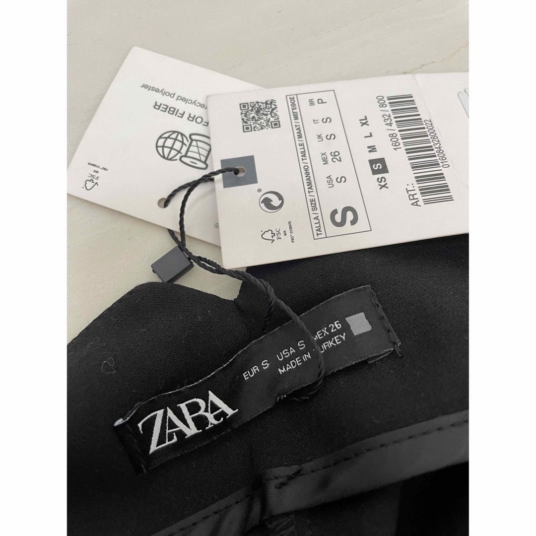 ZARA(ザラ)のZARA ハイウエストパンツ レディースのパンツ(カジュアルパンツ)の商品写真