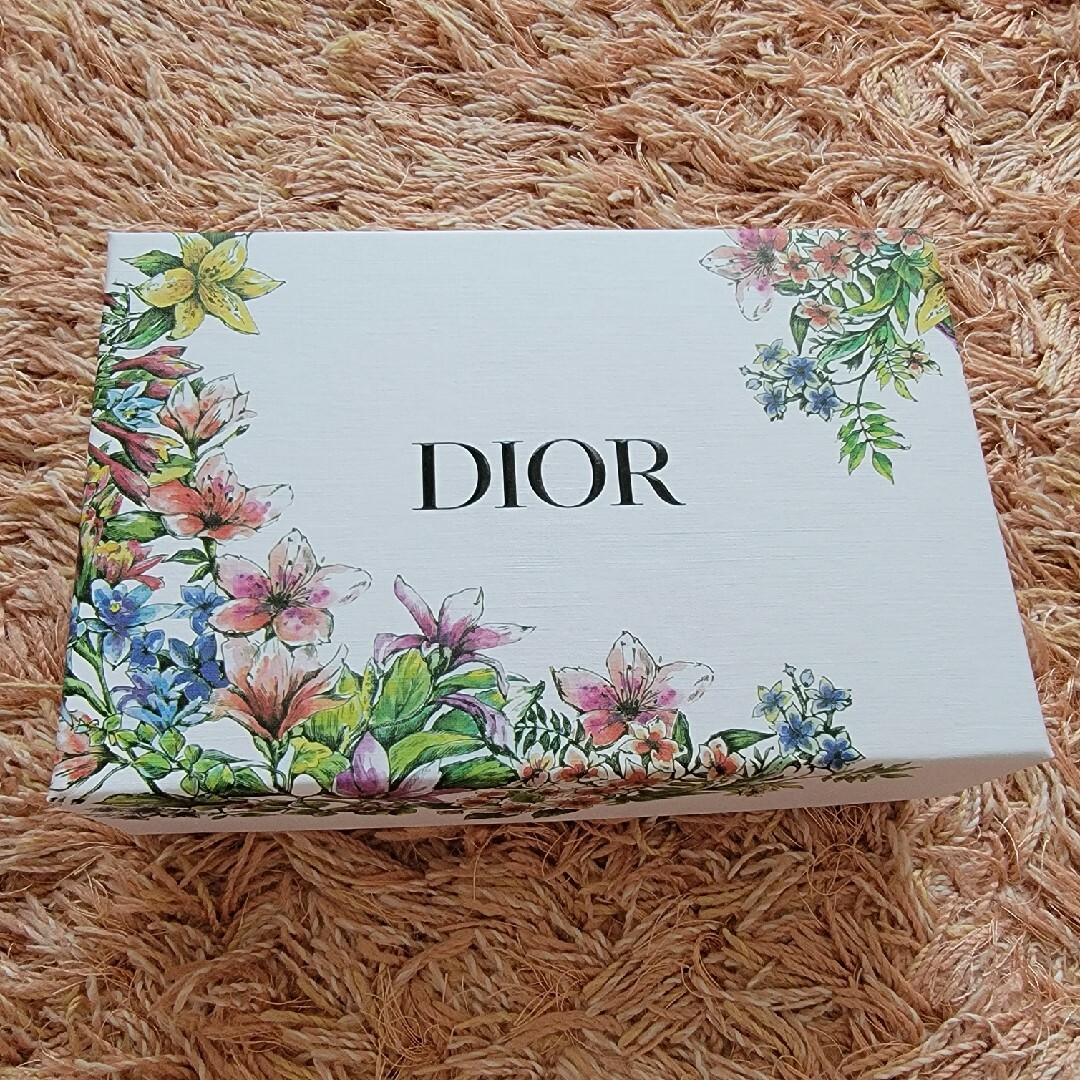 Dior(ディオール)のDior【箱】 インテリア/住まい/日用品の収納家具(ケース/ボックス)の商品写真