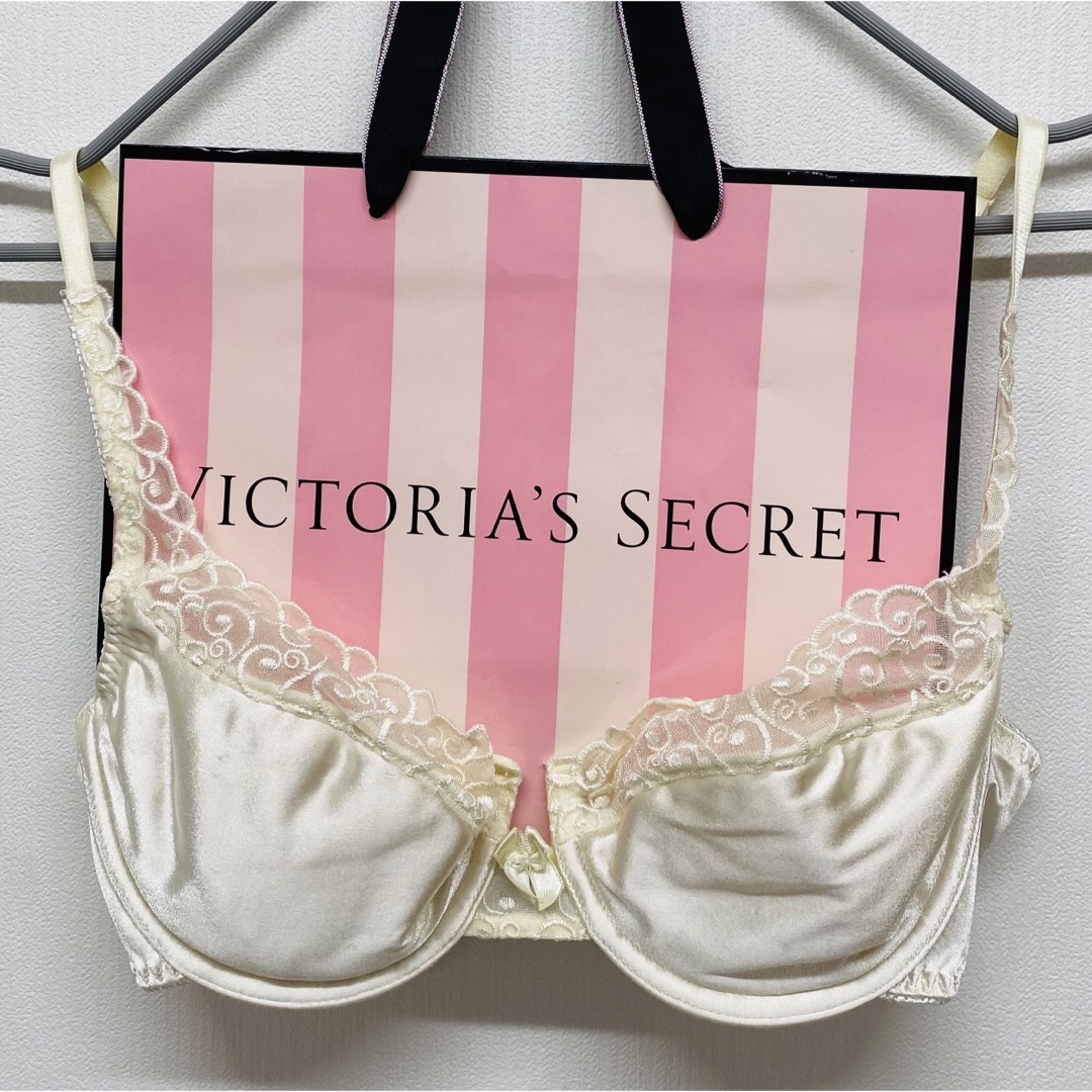 Victoria's Secret(ヴィクトリアズシークレット)の新品未使用　Victoria’s Secret ブラ レディースの下着/アンダーウェア(ブラ)の商品写真