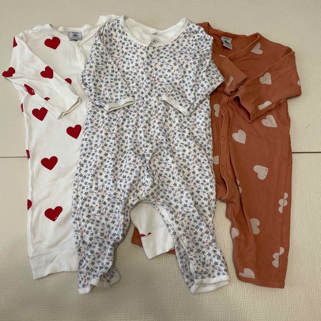 PETIT BATEAU(プチバトー)のプチバトー ベビー ロンパース セット ハート 花柄 まとめ売り キッズ/ベビー/マタニティのベビー服(~85cm)(ロンパース)の商品写真