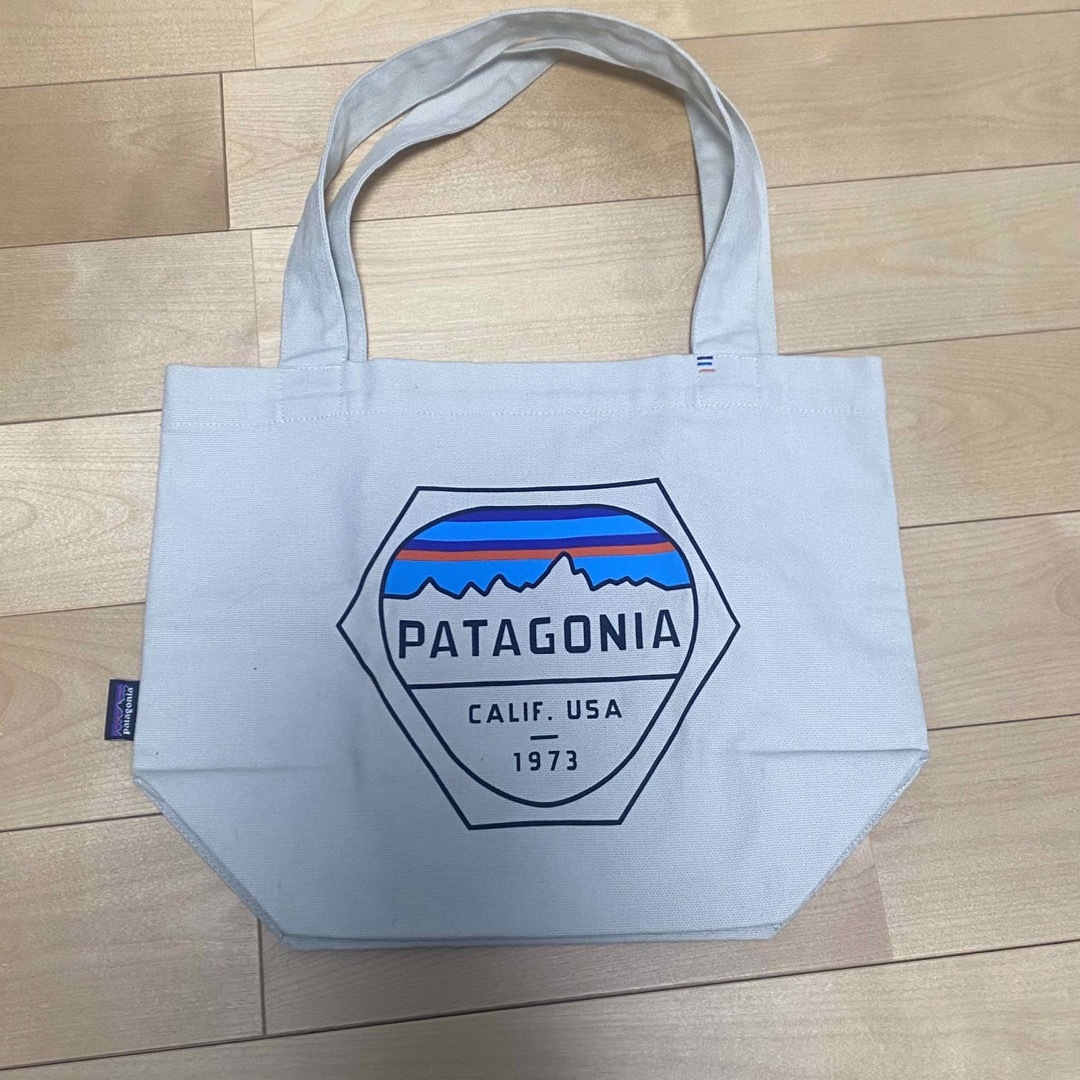 patagonia(パタゴニア)のパタゴニア スモールトートバッグ エコバッグ バックパック ショルダーバッグ レディースのバッグ(トートバッグ)の商品写真