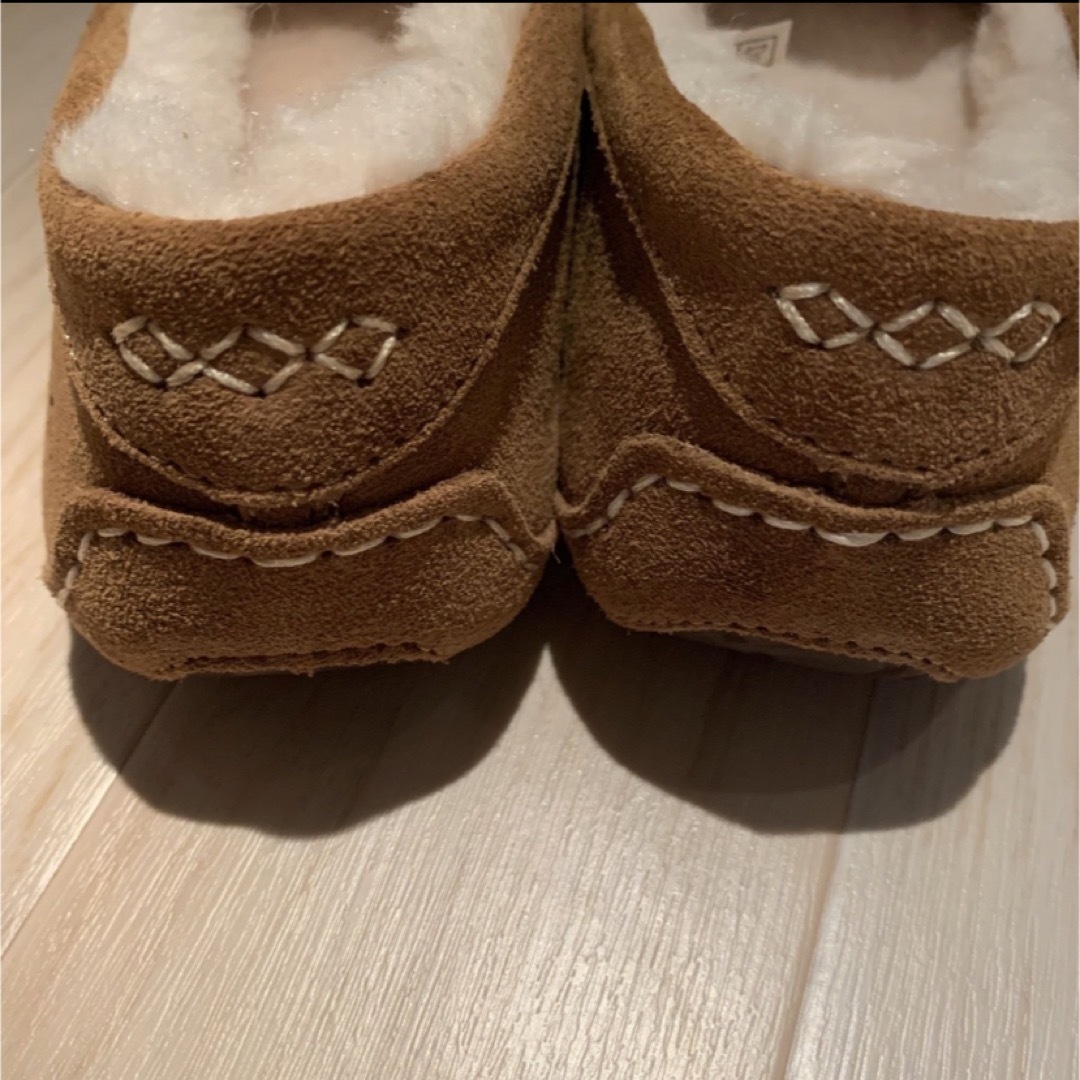 UGG(アグ)のugg モカシン　新品未使用 レディースの靴/シューズ(スリッポン/モカシン)の商品写真