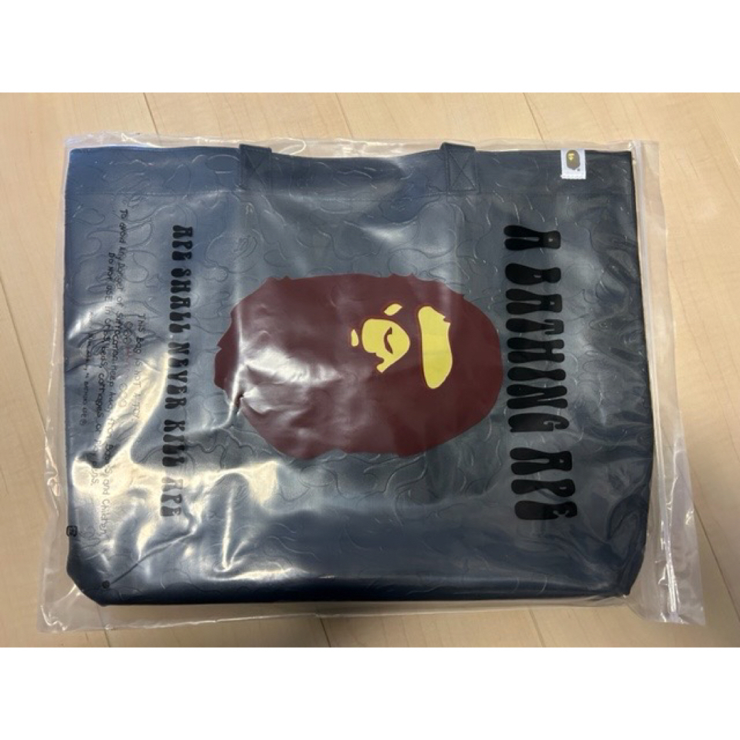 A BATHING APE(アベイシングエイプ)のBAPE◆A BATHING APE◆型押しレザートートバッグ◆付録品ノベルティ メンズのバッグ(トートバッグ)の商品写真