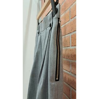 【美品】UNITED TOKYO サイドファスナーウールパンツ(グレー)