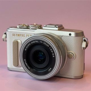 オリンパス(OLYMPUS)の✨シャッター数769回✨ OLYMPUS E-PL8 レンズキット ホワイト(ミラーレス一眼)