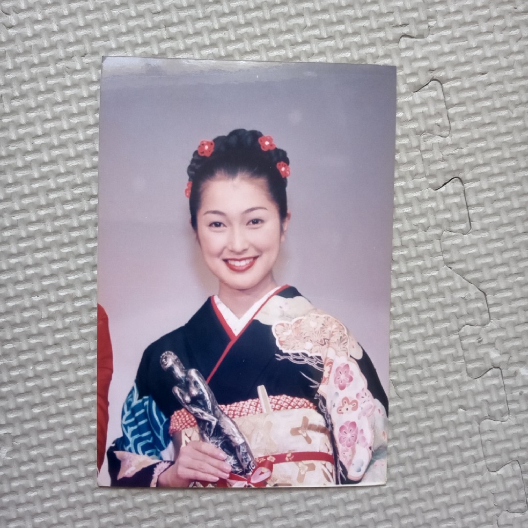 鶴田真由　生写真 エンタメ/ホビーのタレントグッズ(女性タレント)の商品写真