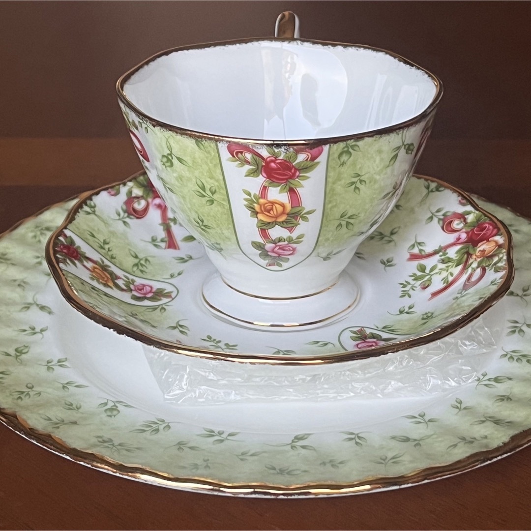 ROYAL ALBERT   レア美品ロイヤルアルバートルビーセレブ