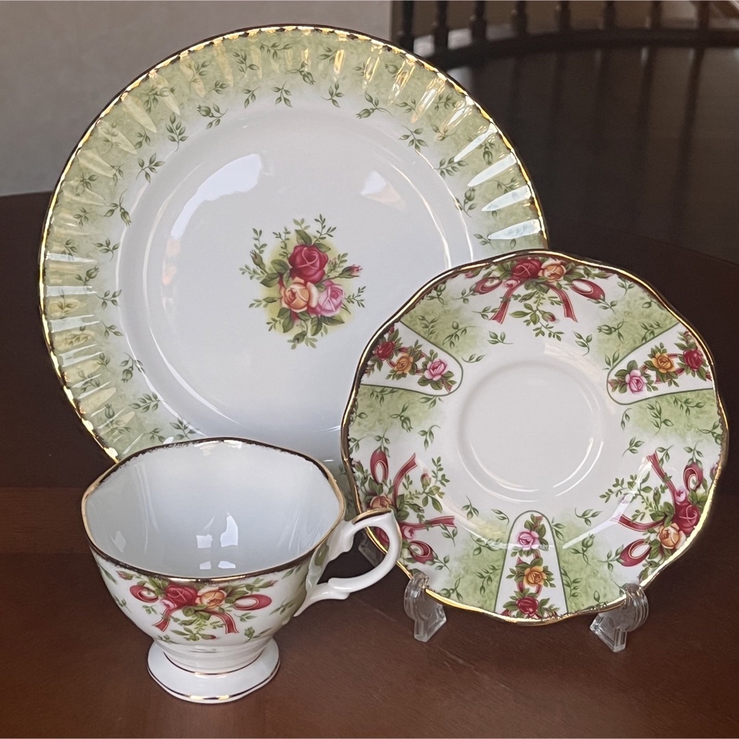 ROYAL ALBERT - 【レア美品】ロイヤルアルバート☆ルビーセレブ