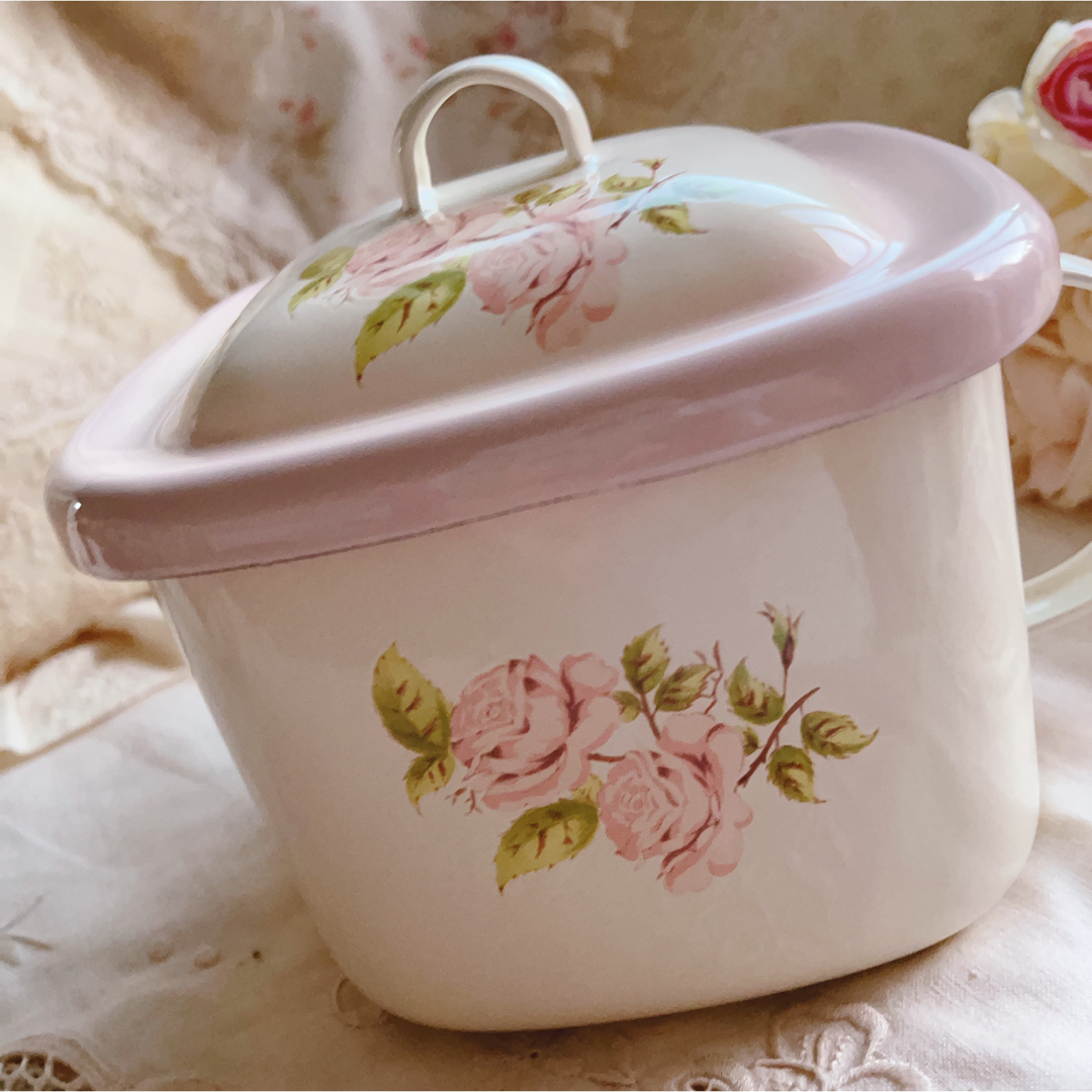 LAURA ASHLEY(ローラアシュレイ)の♡イマン♡ダイアナローズホーロー味噌ポットマニーローズキャニスターアンティーク エンタメ/ホビーの美術品/アンティーク(その他)の商品写真