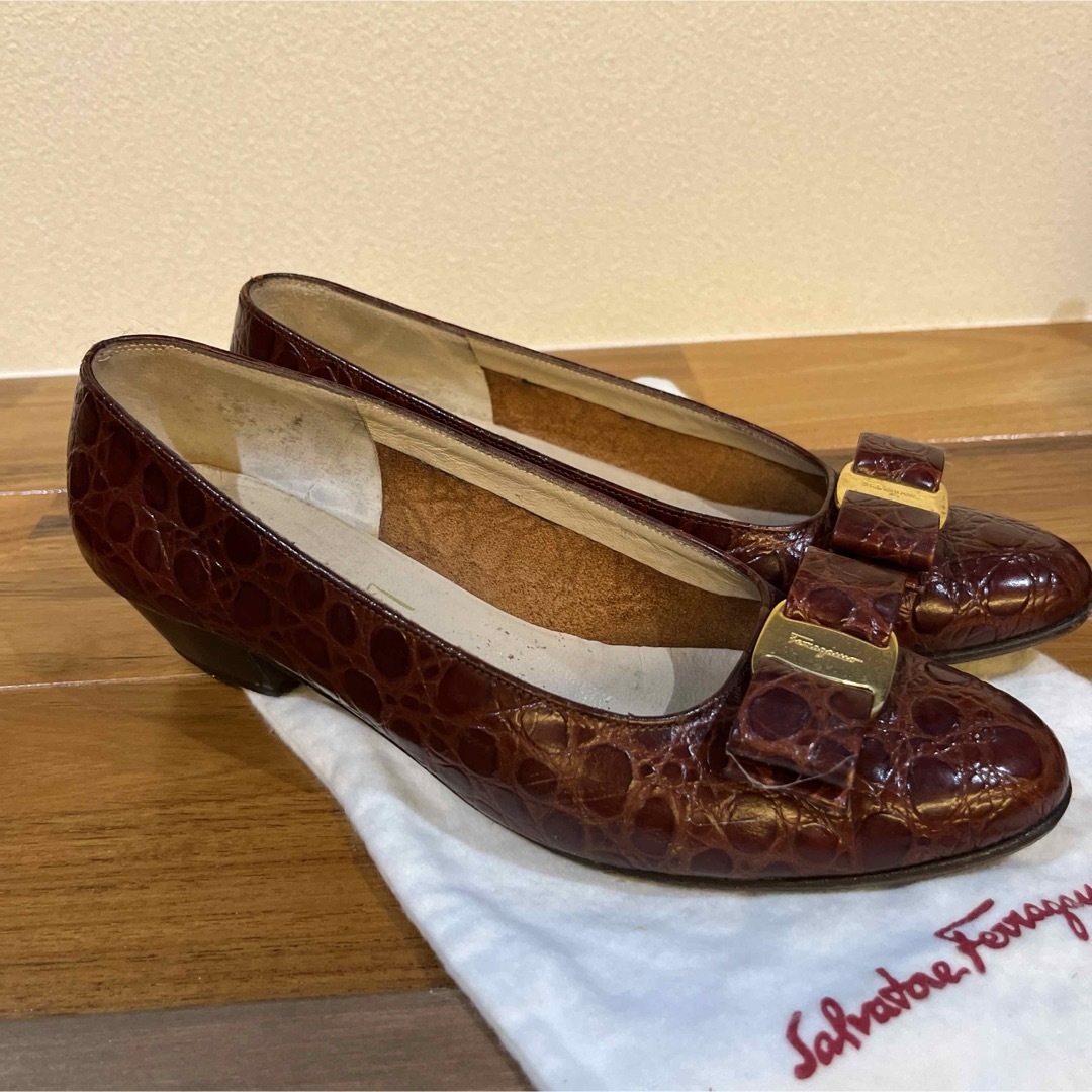 Salvatore Ferragamo(サルヴァトーレフェラガモ)のサルバトーレフェラガモ　パンプス婦人靴　美品 レディースの靴/シューズ(ハイヒール/パンプス)の商品写真