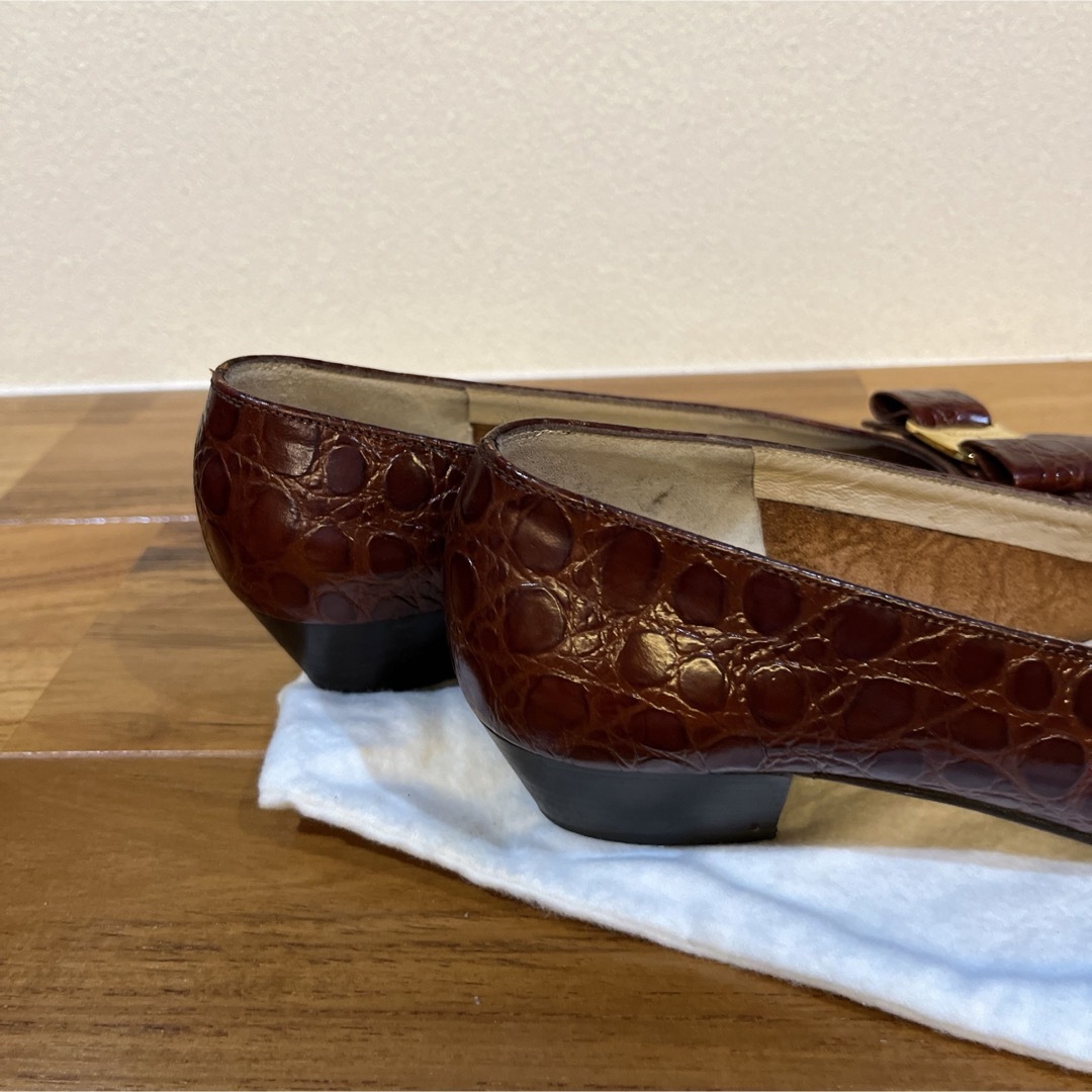 Salvatore Ferragamo(サルヴァトーレフェラガモ)のサルバトーレフェラガモ　パンプス婦人靴　美品 レディースの靴/シューズ(ハイヒール/パンプス)の商品写真