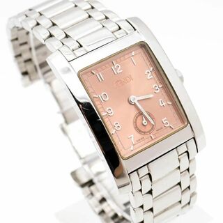 フェンディ(FENDI)の《美品》FENDI 腕時計 ピンク スクエアフェイス スモセコ メンズ l(腕時計(アナログ))