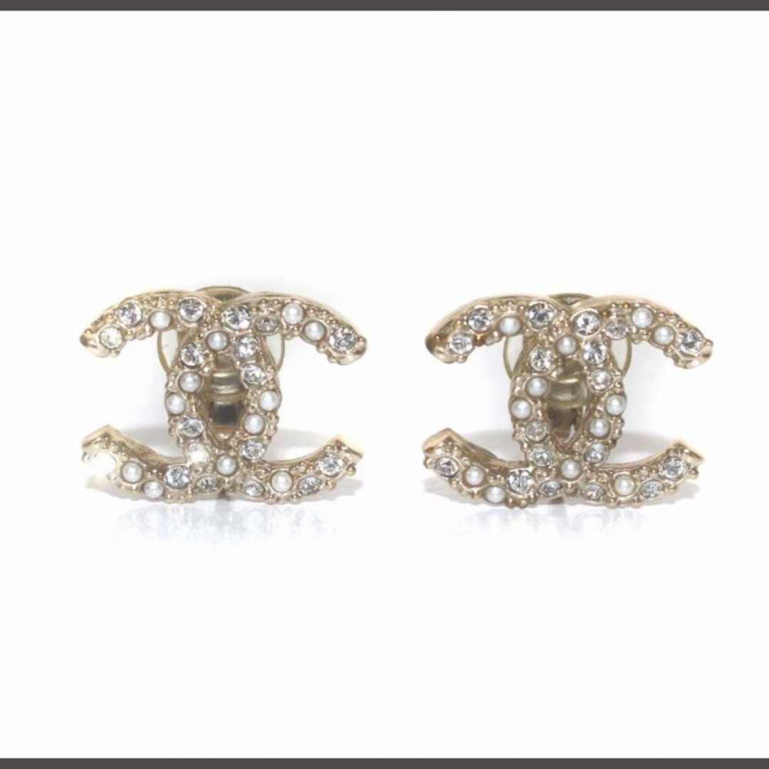 CHANEL(シャネル)のシャネル イヤリング ココマーク パール クリスタル A20B ゴールド レディースのアクセサリー(イヤリング)の商品写真