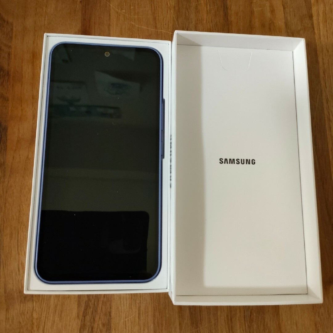 Galaxy(ギャラクシー)のGalaxy A54 5G オーサムバイオレット128 GB UQ mobile スマホ/家電/カメラのスマートフォン/携帯電話(スマートフォン本体)の商品写真