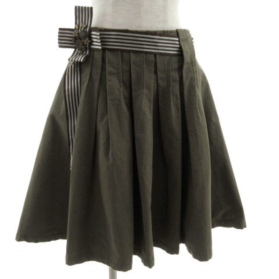 Lois CRAYON(ロイスクレヨン)のロイスクレヨン スカート ボックスプリーツ リボンベルト ひざ丈 カーキ M レディースのスカート(ひざ丈スカート)の商品写真