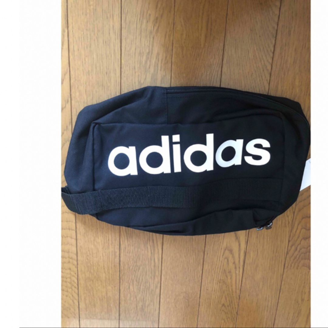 adidas(アディダス)の新品　アディダスウエストバッグ Cross Body Bag DT4823 メンズのバッグ(ウエストポーチ)の商品写真