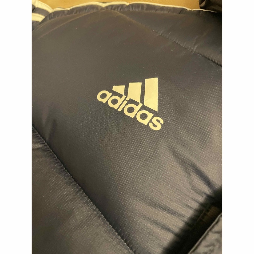 adidas(アディダス)の新タグ！adidasアディダスベンチコート160 男女兼用　紺　定価14000円 キッズ/ベビー/マタニティのキッズ服男の子用(90cm~)(コート)の商品写真