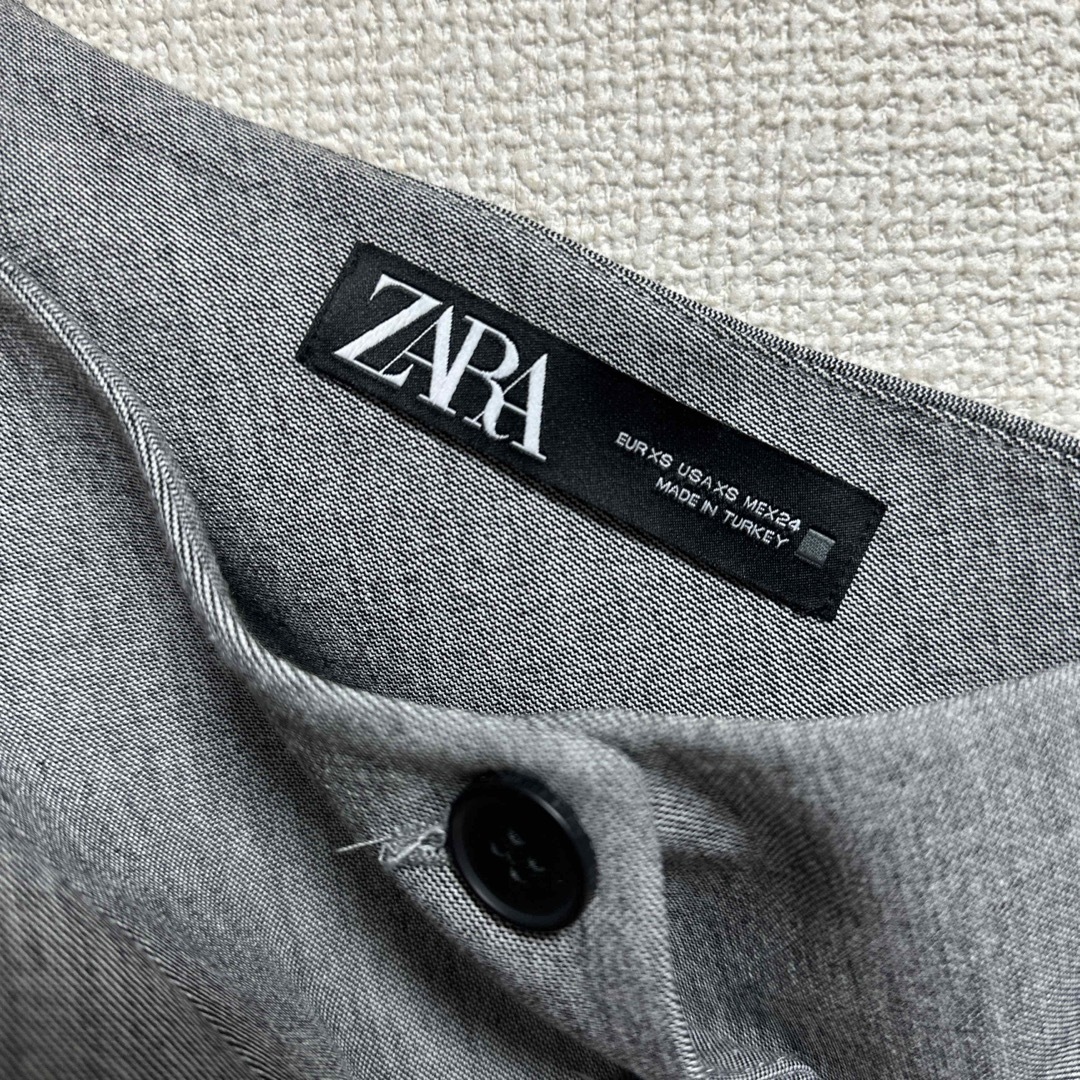 ZARA(ザラ)の完売品ZARA アシンメトリーベスト レディースのトップス(ベスト/ジレ)の商品写真