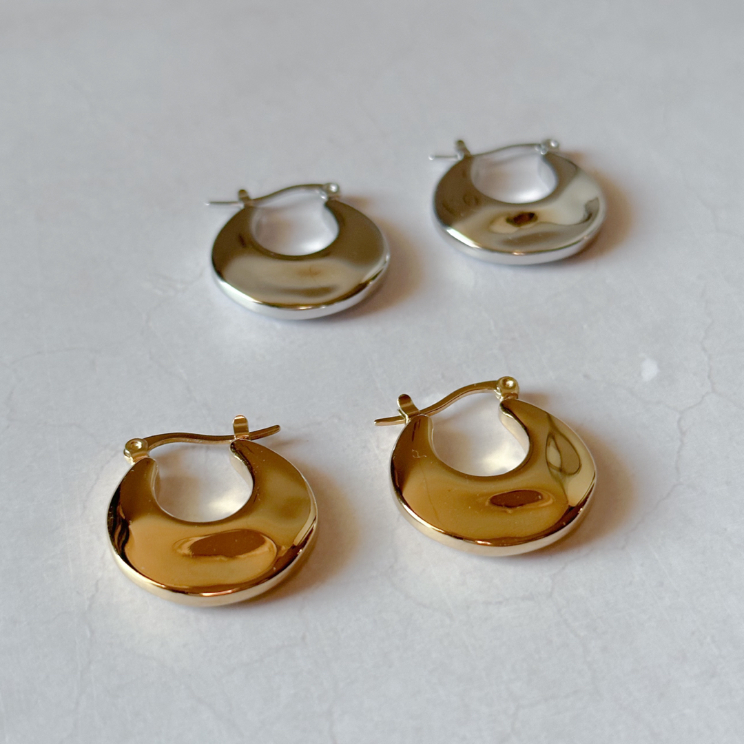 UNITED ARROWS(ユナイテッドアローズ)のMetal plate gold pierce No.574 レディースのアクセサリー(ピアス)の商品写真