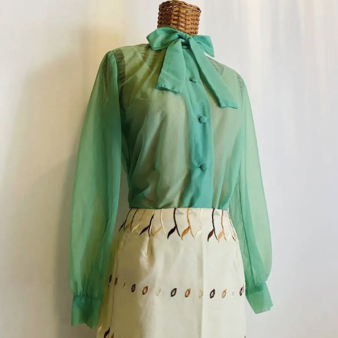 Marte(マルテ)のvintage yellowgreen sheer organdy blouse レディースのトップス(シャツ/ブラウス(長袖/七分))の商品写真