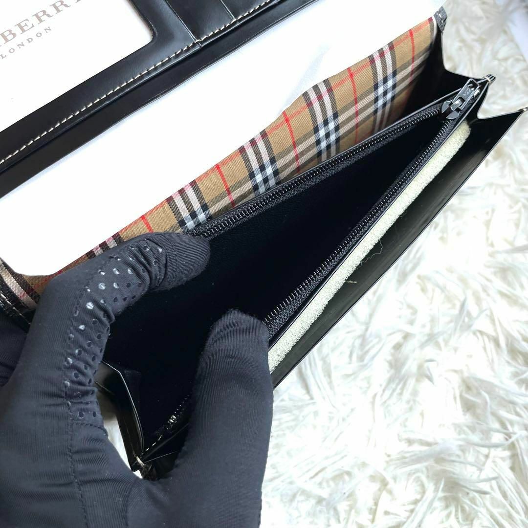 BURBERRY(バーバリー)の⋟新品未使用⋞ 付属品完備 / バーバリー ステッチノバチェックウォレット 黒 レディースのファッション小物(財布)の商品写真