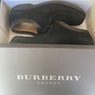 バーバリー(BURBERRY)のバーバリー　ロンドン　スエードシューズ　黒　２４.５cm(ドレス/ビジネス)