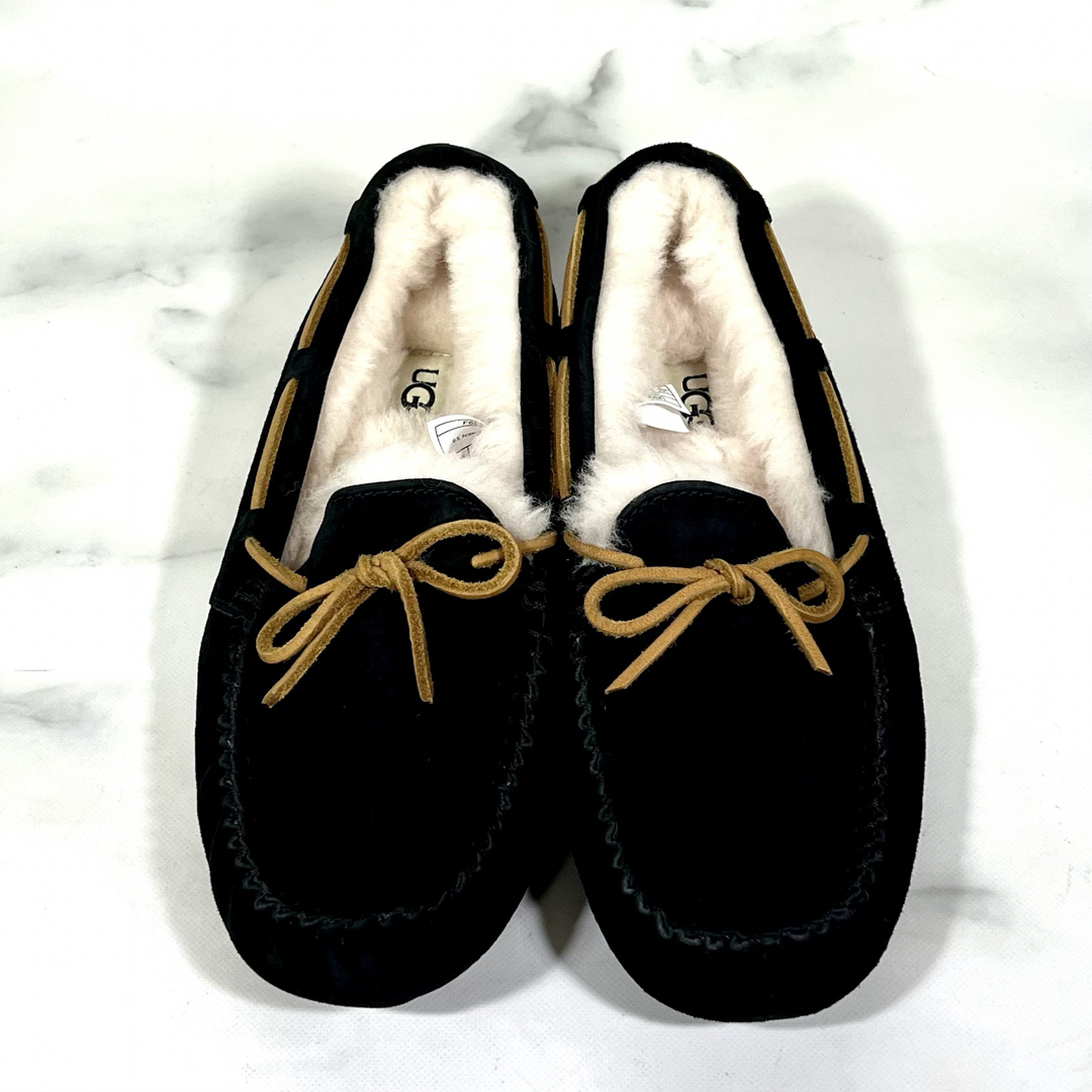 新品未使用】UGG DAKOTA ダコタ スリッポン モカシン 黒 24.0 ... UGG 未使用 モカシン 黒