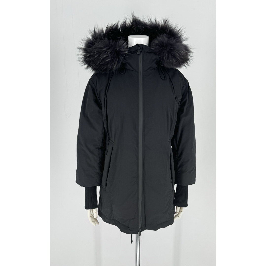 TATRAS(タトラス)の新品　タトラス　ダウンコート　袖リブニット　ブラック　アウトドア　軽量　 レディースのジャケット/アウター(ダウンコート)の商品写真