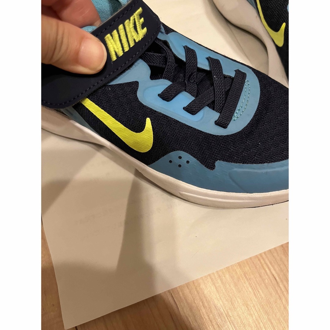 NIKE(ナイキ)のNIKEスニーカー 19cm キッズ/ベビー/マタニティのキッズ靴/シューズ(15cm~)(スニーカー)の商品写真