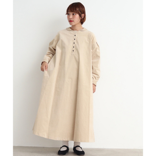 Malle - コットン／ポリウレタン別珍衿つきワンピースの通販｜ラクマ