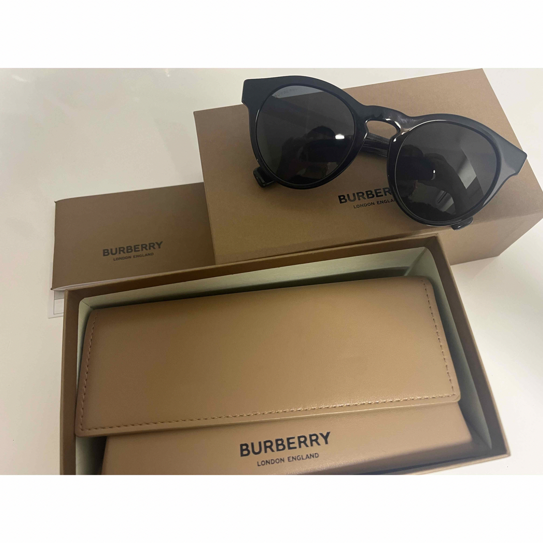 Burberry サングラス