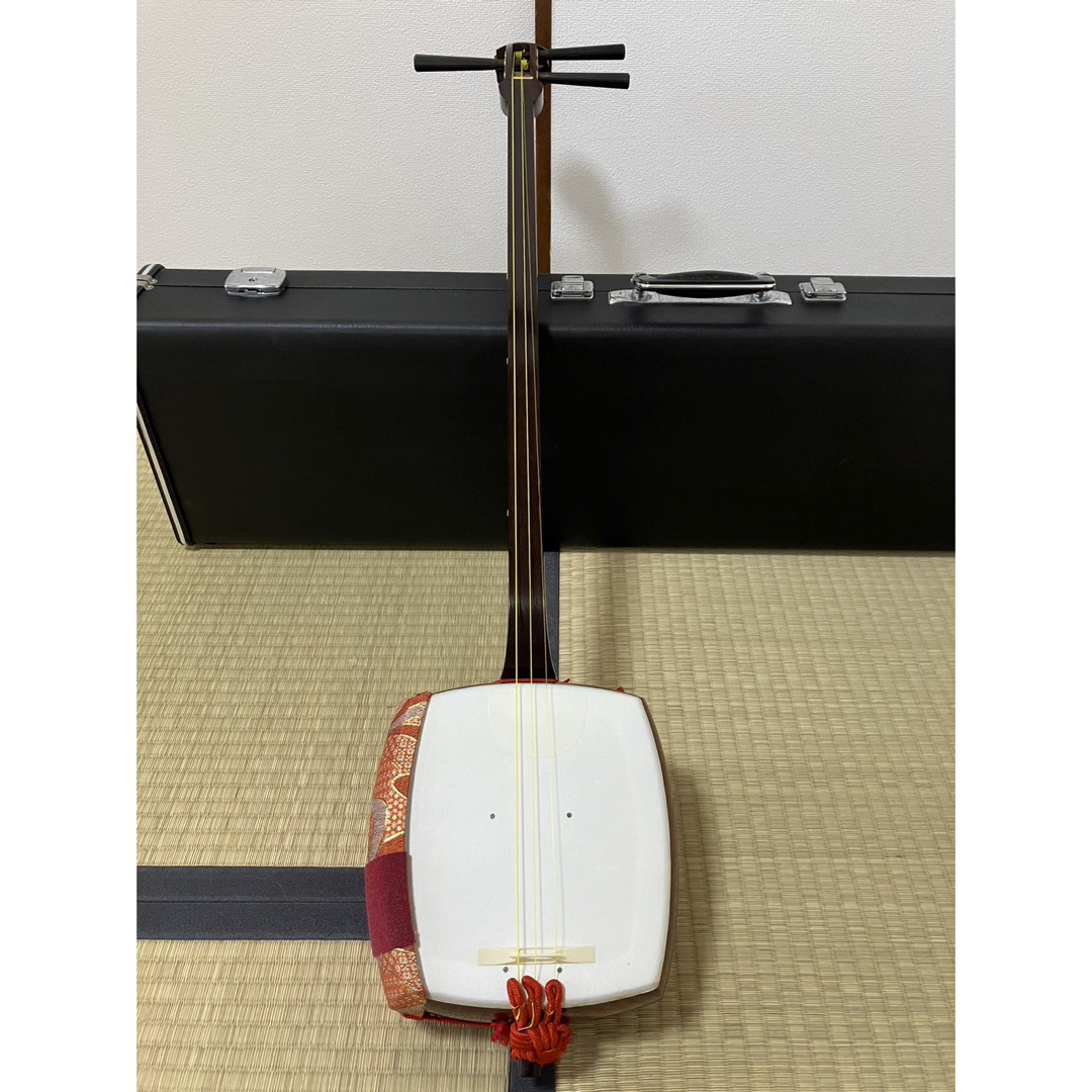【三味線】ハードケース・付属品付き 楽器の和楽器(三味線)の商品写真