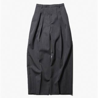 エイトン(ATON)の美品　ATON WOOL GABARDINE ワイドパンツ　エイトン(カジュアルパンツ)