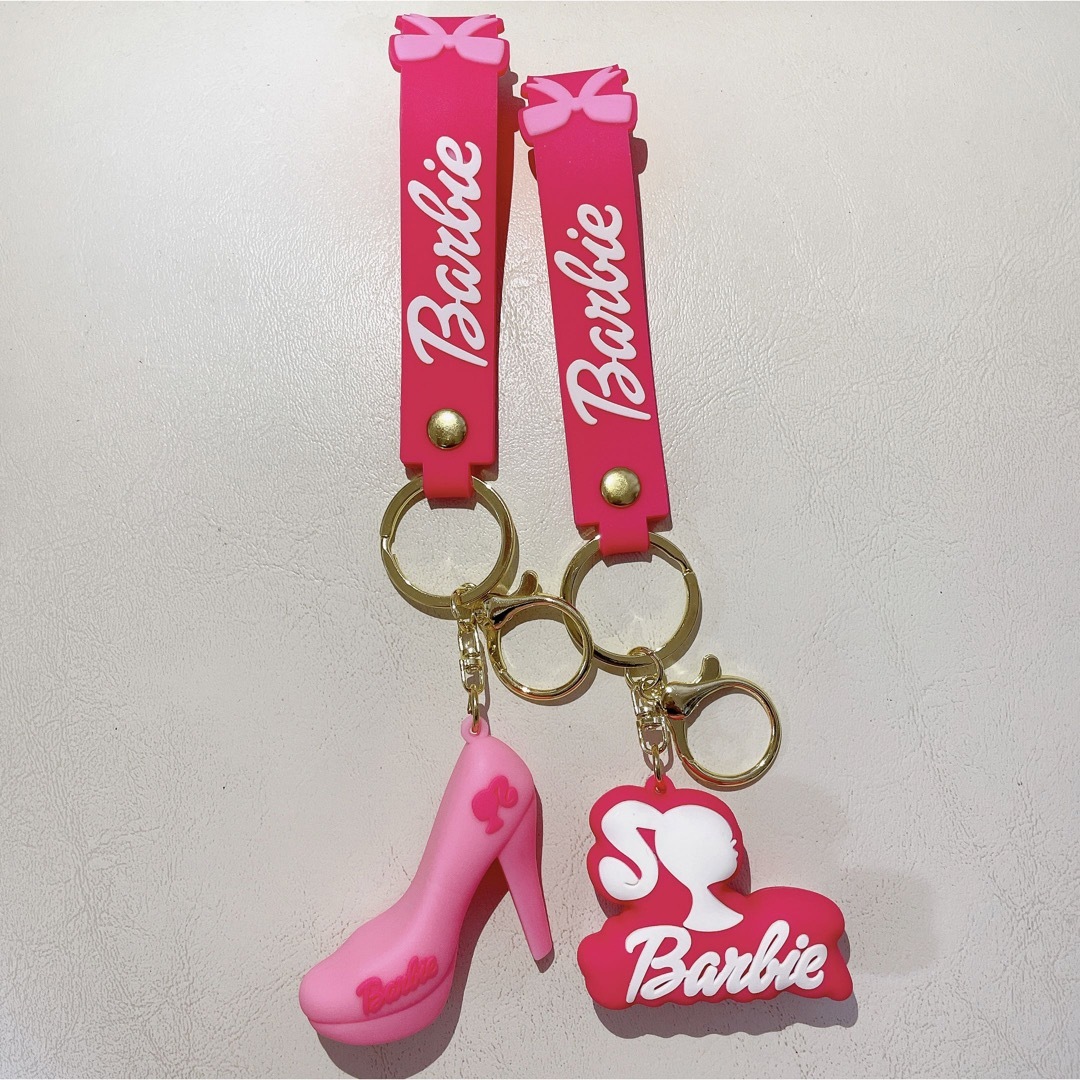 Barbie(バービー)の新品　Barbie キーホルダー　チャーム　ピンク　バービー　レディース　バッグ レディースのファッション小物(キーホルダー)の商品写真