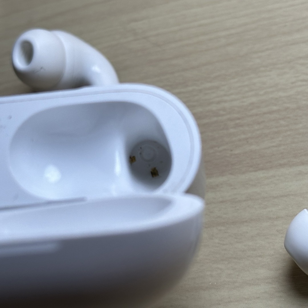 Apple(アップル)のAirPods Pro 第一世代 A2083 A2084 A2190 純正 スマホ/家電/カメラのオーディオ機器(ヘッドフォン/イヤフォン)の商品写真