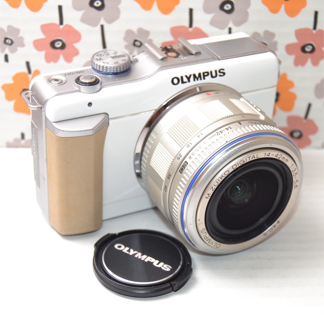 ❤WiFi SDカード付き❤ オリンパス P1 ホワイト ミラーレスカメラ