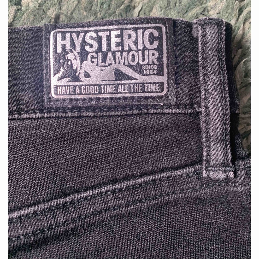 HYSTERIC GLAMOUR(ヒステリックグラマー)のヒステリックグラマー　ジーンズ　黒　ダメージ加工　サイズ30 です。 メンズのパンツ(デニム/ジーンズ)の商品写真