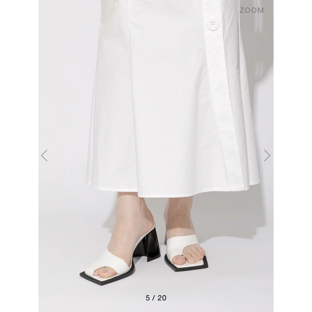 MELT THE LADY moon cut mule White