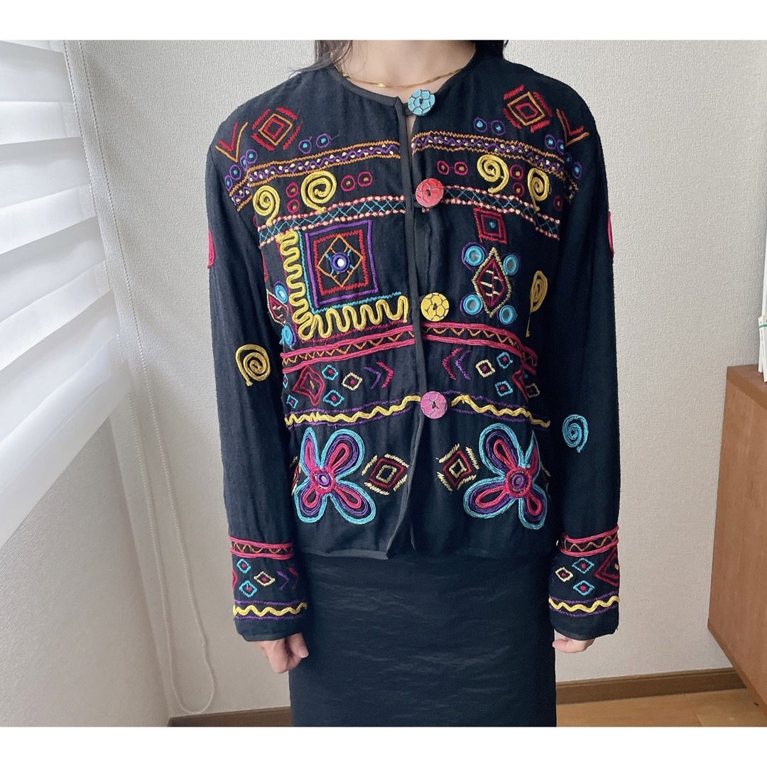 Ron Herman(ロンハーマン)のヴィンテージ　インド綿刺繍ジャケット　アウター　ハンドメイド 民族衣装 花柄 レディースのジャケット/アウター(ノーカラージャケット)の商品写真