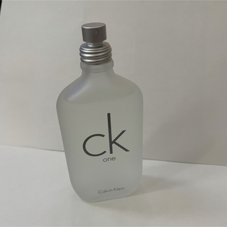 シーケーカルバンクライン(ck Calvin Klein)のカルバンクライン　シーケーワン　オードトワレ　100ml（蓋なし）(香水(男性用))