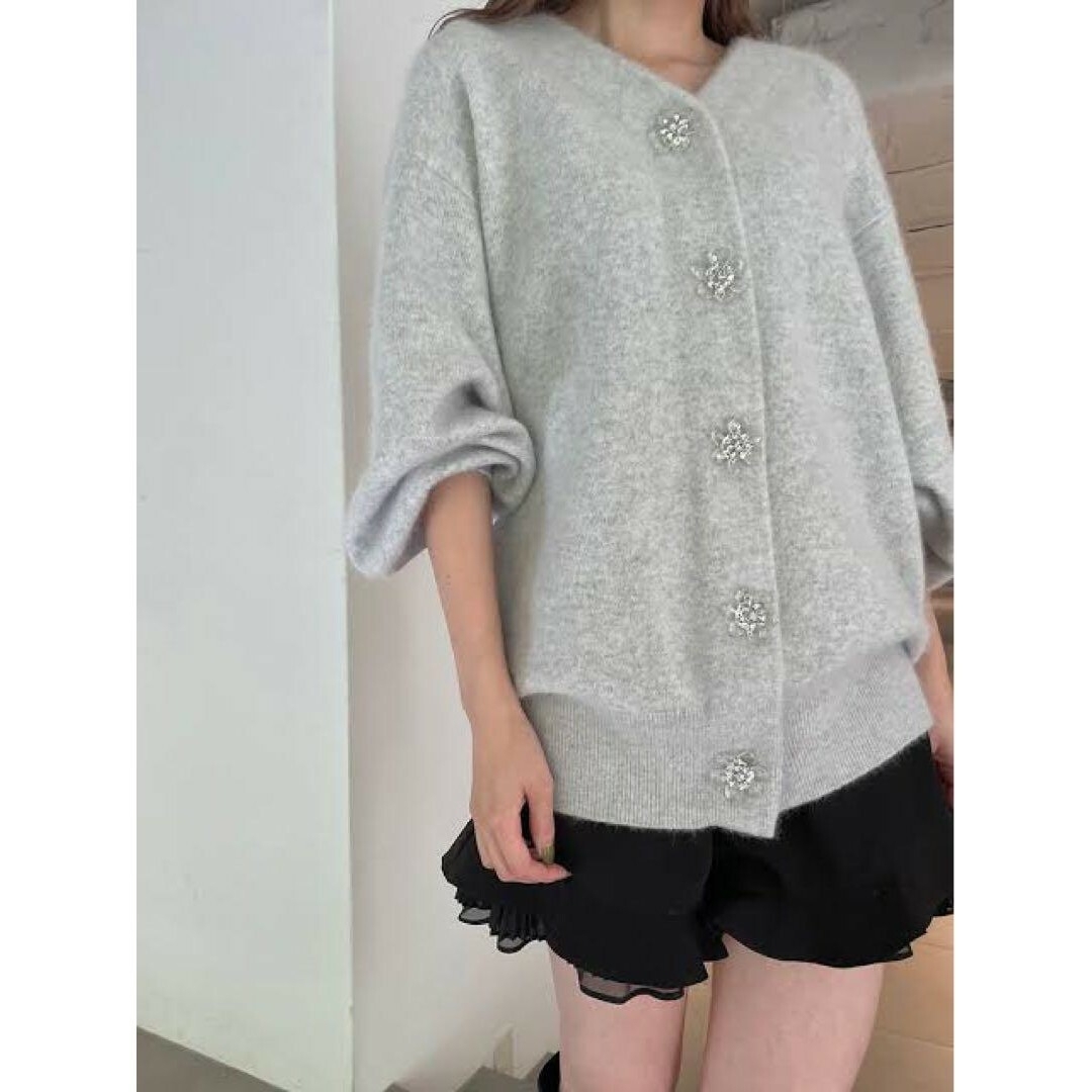 SNIDEL - 新品タグ付き♥SNIDEL スナイデル ビジューボタンカーデ