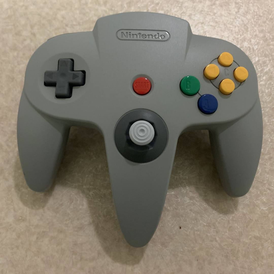 Nintendo Switch(ニンテンドースイッチ)のswitch NINTENDO 64 コントローラー エンタメ/ホビーのゲームソフト/ゲーム機本体(家庭用ゲーム機本体)の商品写真