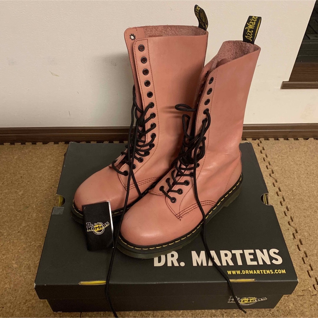 Dr.Martens ドクターマーチン　ピンク　１４ホール