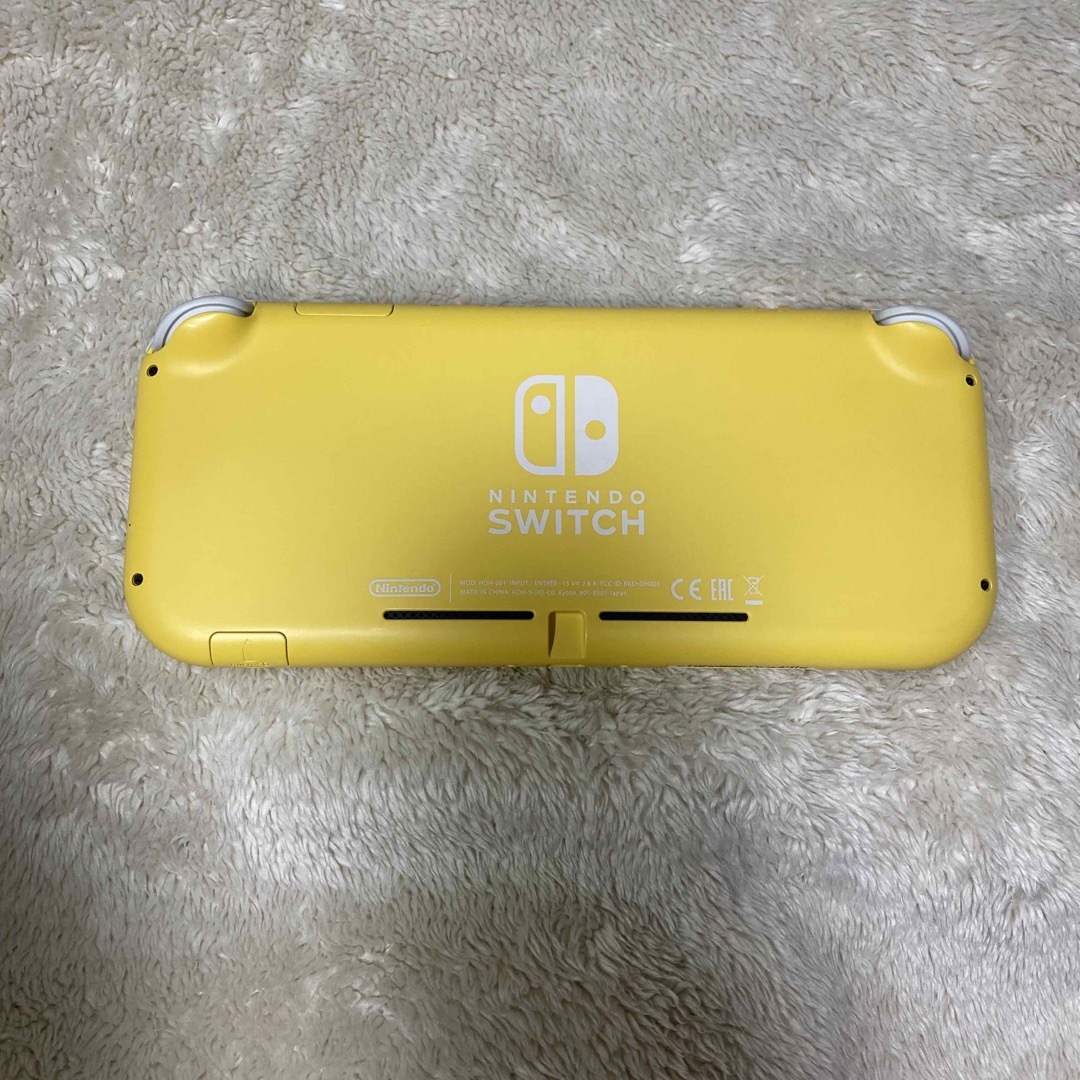 Nintendo Switch(ニンテンドースイッチ)のNintendo Switch Lite イエロー  エンタメ/ホビーのゲームソフト/ゲーム機本体(家庭用ゲーム機本体)の商品写真