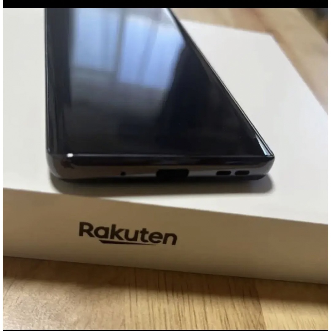 Rakuten(ラクテン)のルイポ様　専用　　　『美品』Rakuten Hand 5G ブラック スマホ/家電/カメラのスマートフォン/携帯電話(スマートフォン本体)の商品写真