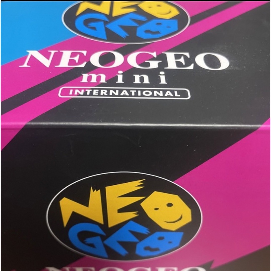 NEOGEO(ネオジオ)のネオジオミニ　インターナショナル版　NEOGEO mini エンタメ/ホビーのゲームソフト/ゲーム機本体(家庭用ゲーム機本体)の商品写真