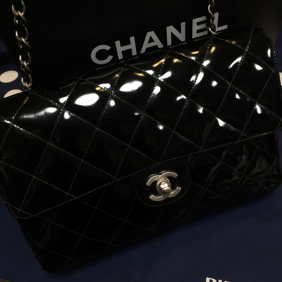 CHANEL マトラッセ シングルフラップ ショルダー パテントレザー ブラック