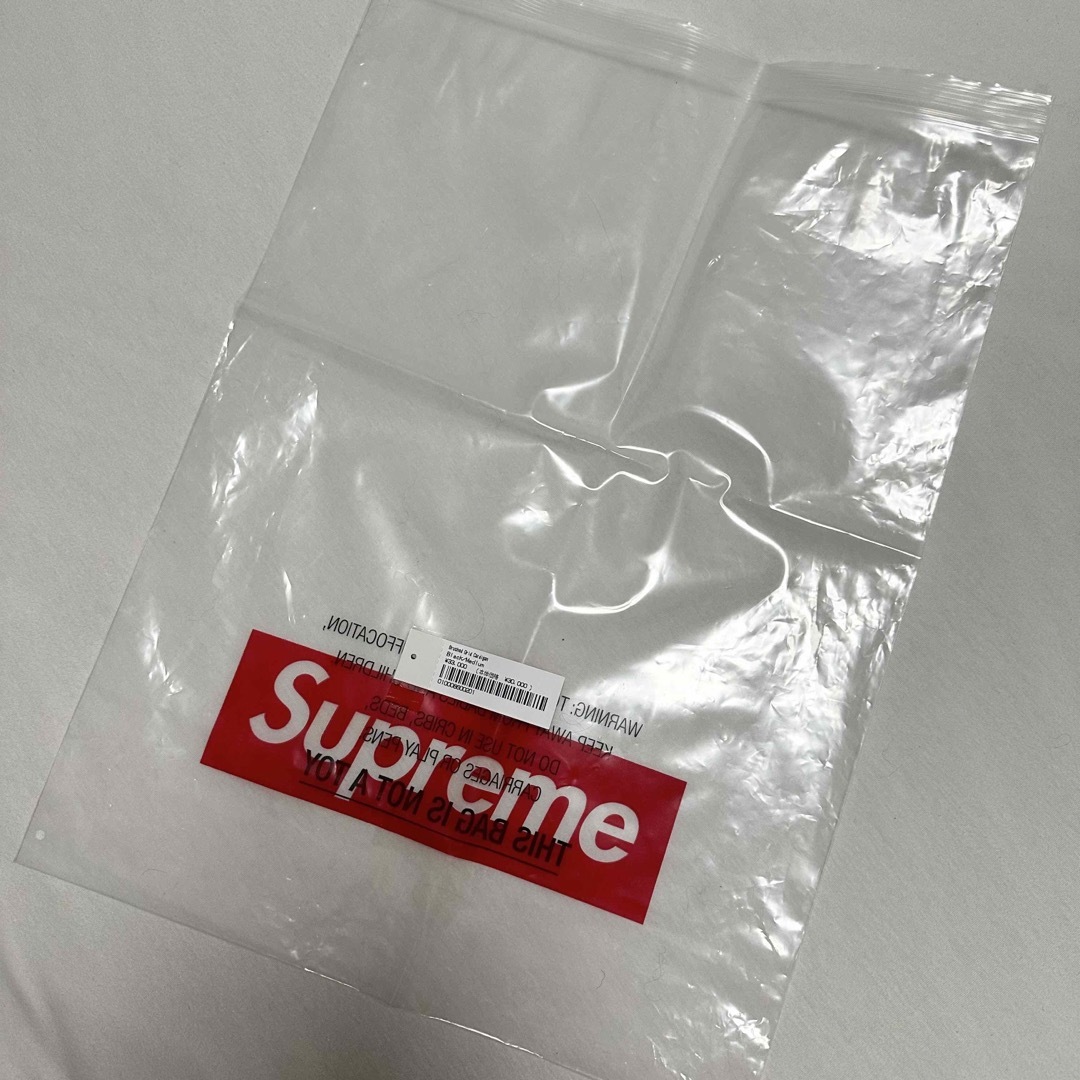 Supreme(シュプリーム)の22ss Supreme Brushed Grid Cardigan メンズのトップス(カーディガン)の商品写真