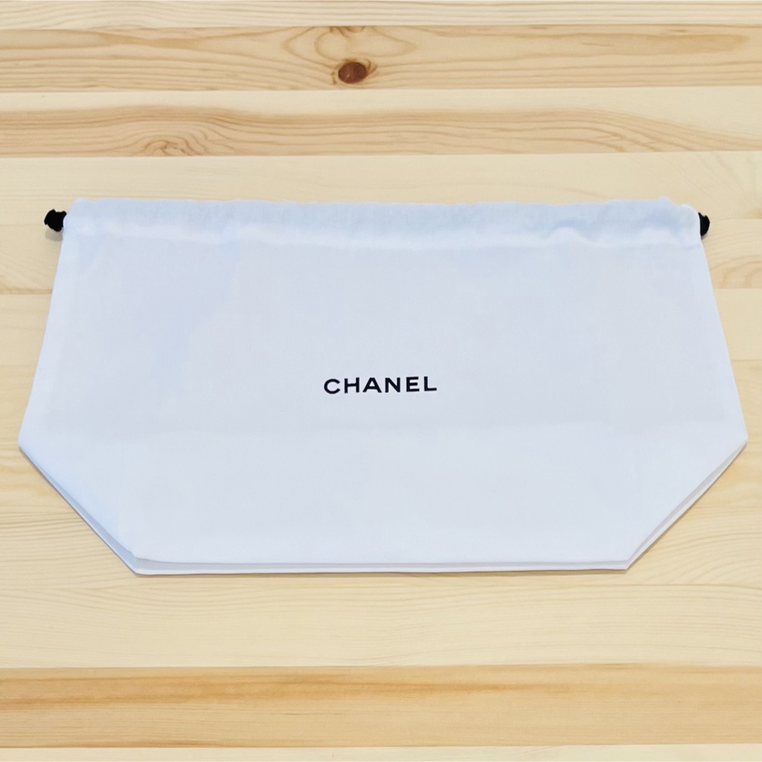 CHANEL(シャネル)の【新品】シャネル オリジナル巾着 ポーチ レディースのファッション小物(ポーチ)の商品写真