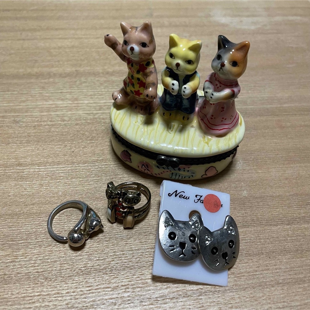 ネコグッズ　4点 エンタメ/ホビーのおもちゃ/ぬいぐるみ(キャラクターグッズ)の商品写真